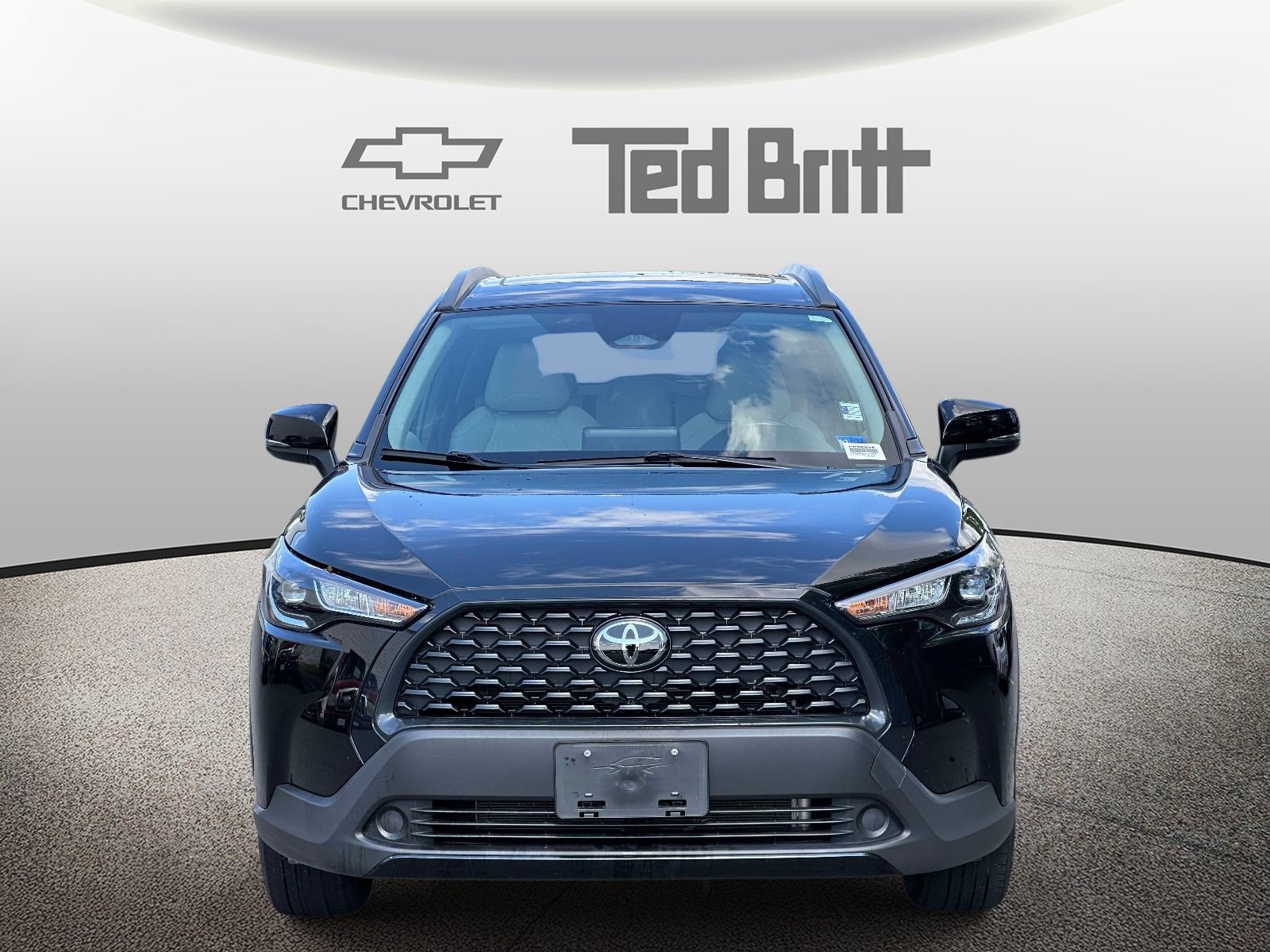 Used 2023 Toyota Corolla Cross LE w/ Moonroof Package AWD/4WD image 2