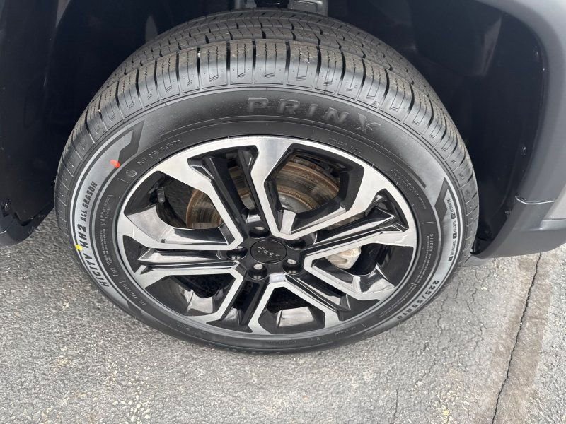 Used 2022 Jeep Compass Limited image 37