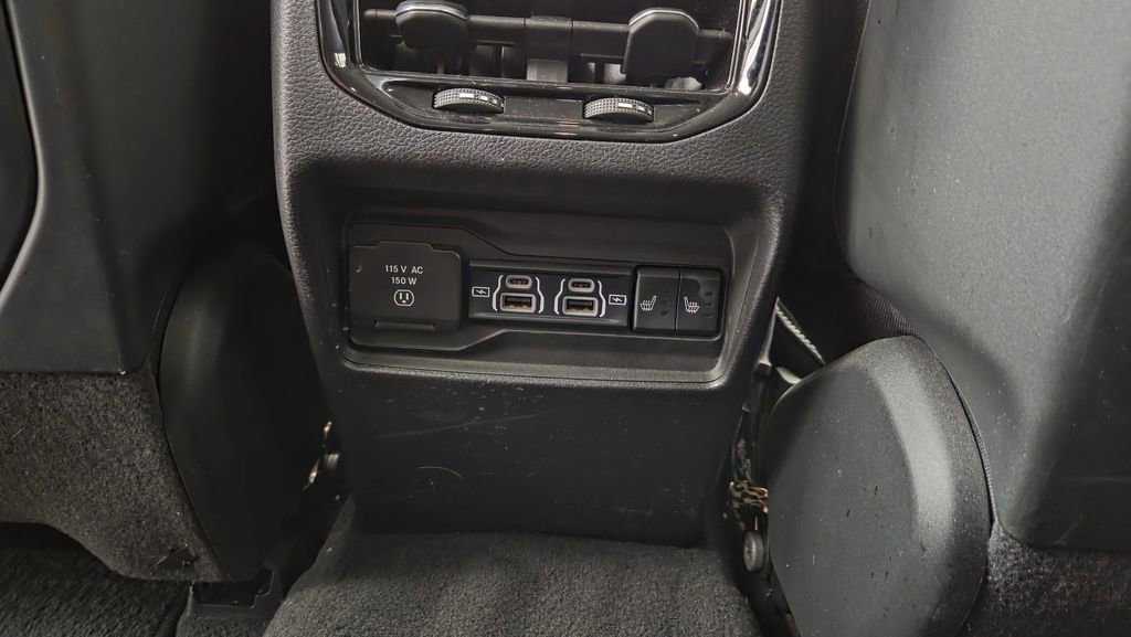 Used 2023 Jeep Grand Cherokee Limited image 33