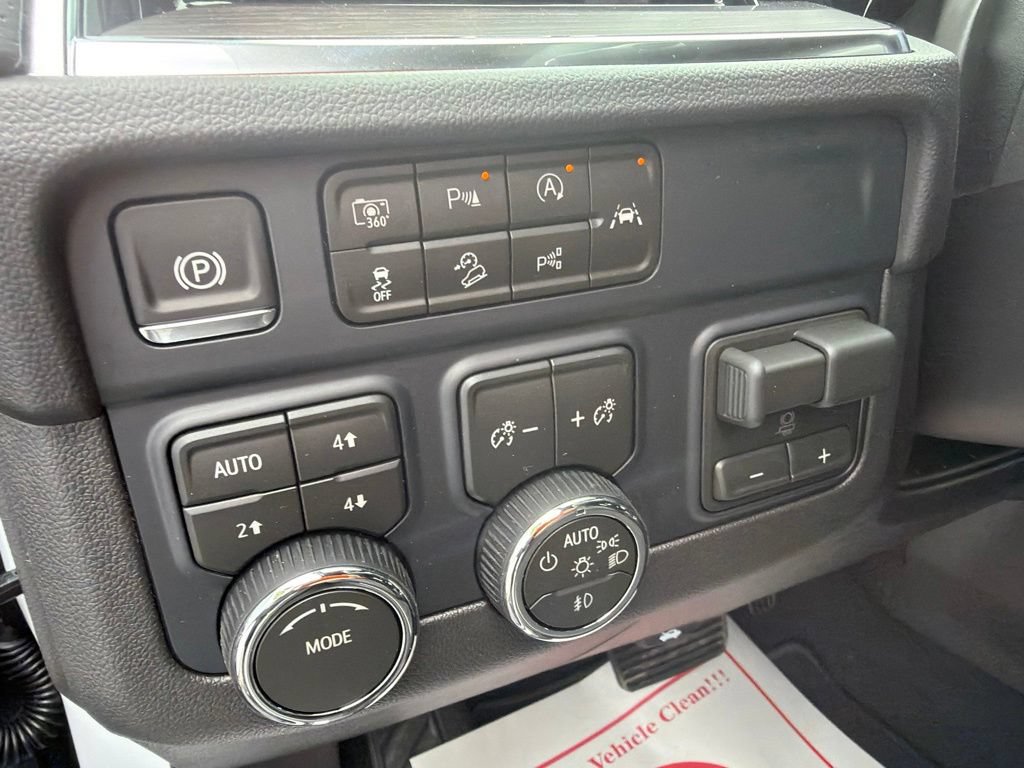 New 2026 Chevrolet Suburban Premier AWD/4WD image 19