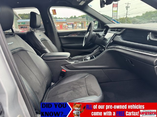 Used 2023 Jeep Grand Cherokee Trailhawk w/ Advanced Protech Group II AWD/4WD image 7