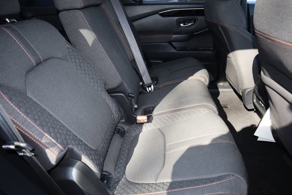 Used 2023 Honda Pilot Sport image 30