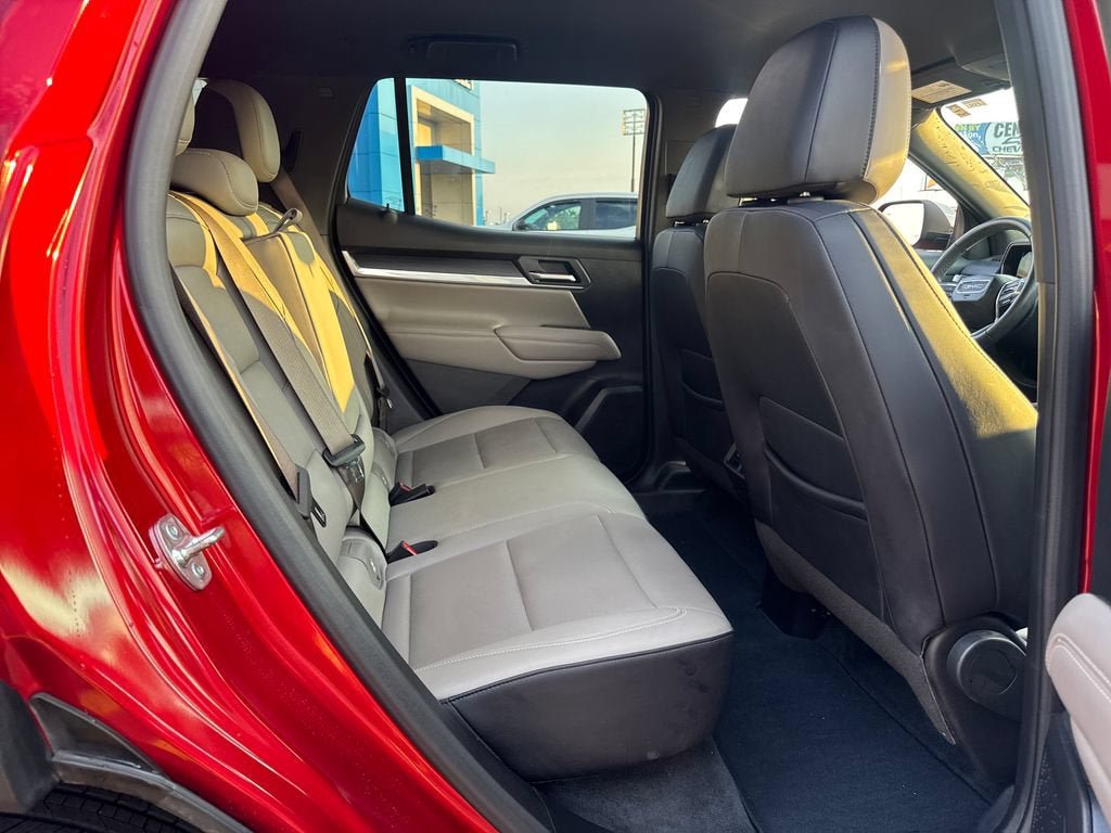 Used 2025 GMC Terrain Elevation w/ Elevation Premium Package AWD/4WD image 12