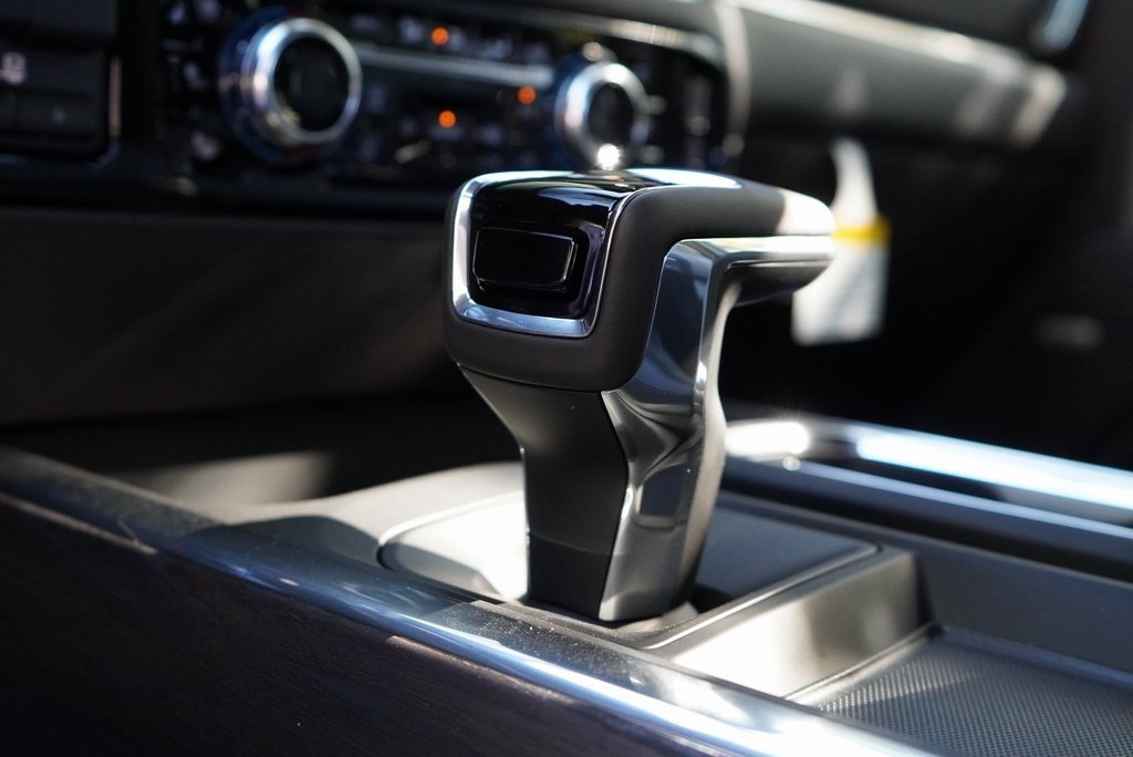 New 2026 GMC Sierra 1500 SLT image 15