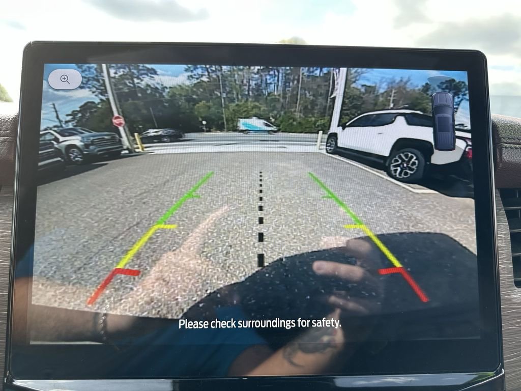 Used 2024 Ford Expedition Limited image 26