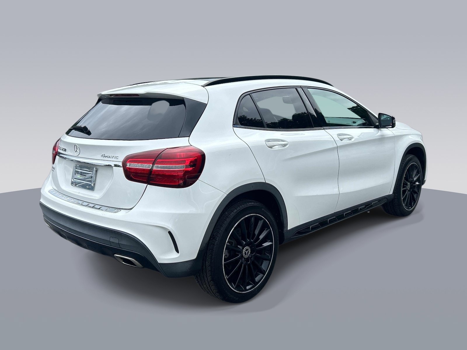Used 2018 Mercedes-Benz GLA 250 4MATIC image 3