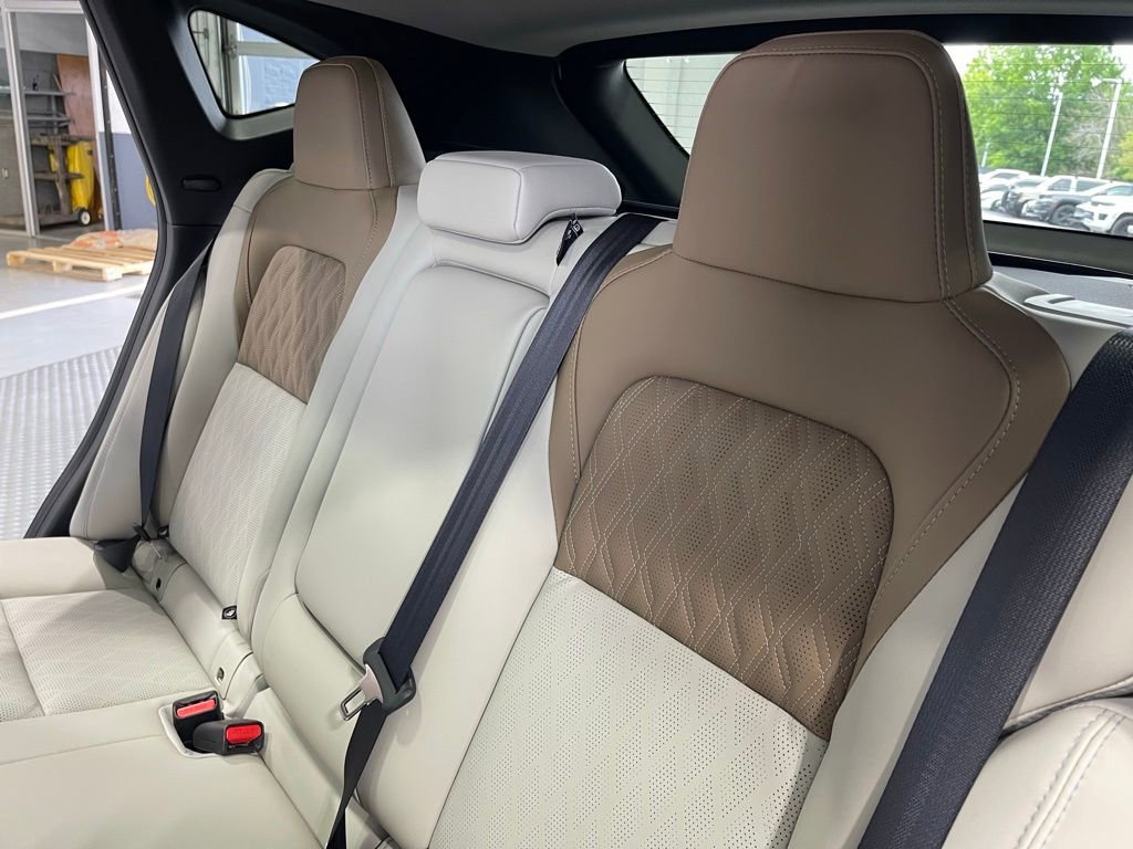 New 2026 Nissan Murano Platinum w/ Cargo Package AWD/4WD image 17