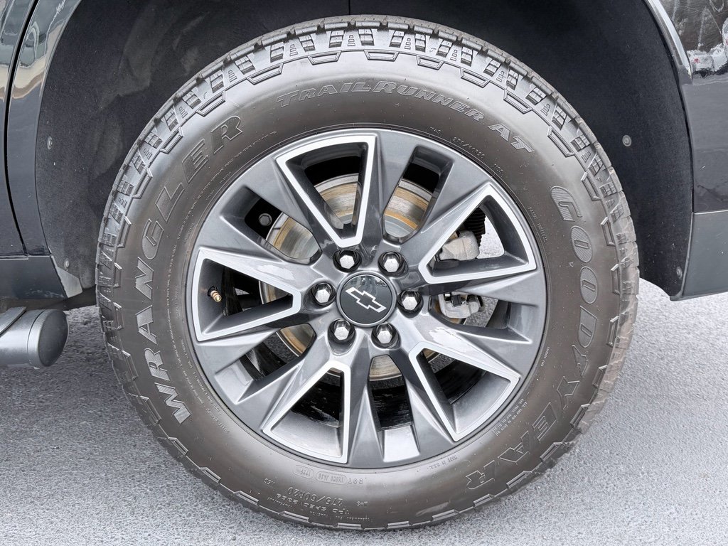 Used 2022 Chevrolet Tahoe Z71 w/ Off-Road Capability Package AWD/4WD image 37