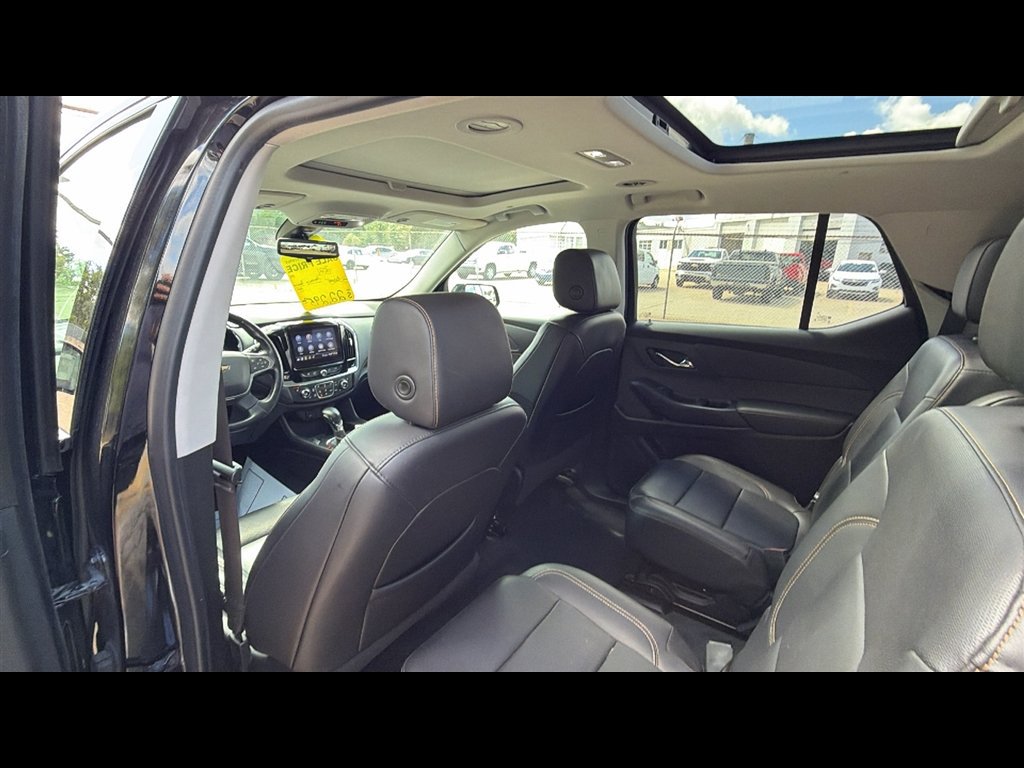 Used 2021 Chevrolet Traverse Premier w/ Redline Edition AWD/4WD image 24