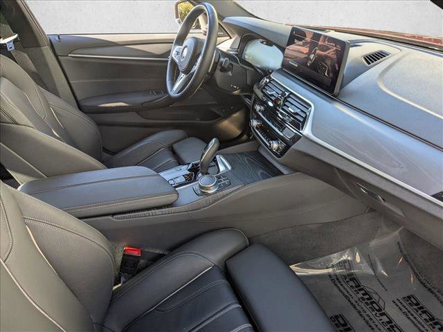 Certified 2023 BMW 530e xDrive w/ Premium Package image 24