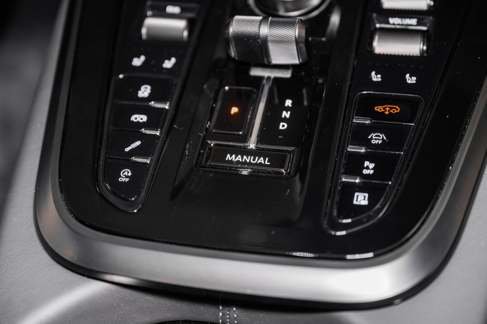 Used 2025 Aston Martin DBX 707 image 43