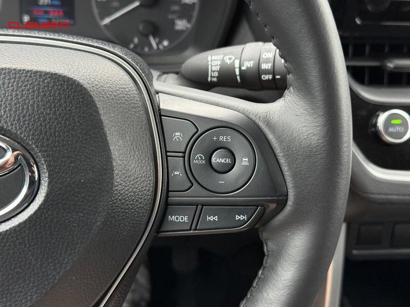 Used 2024 Toyota Corolla Cross LE FWD image 23