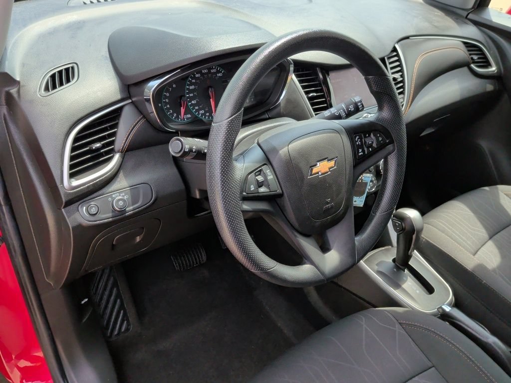 Used 2020 Chevrolet Trax LT FWD image 14