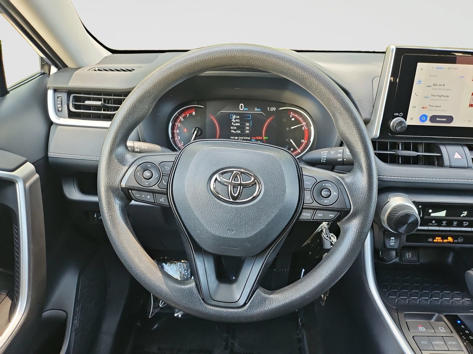 Used 2025 Toyota RAV4 LE FWD image 44