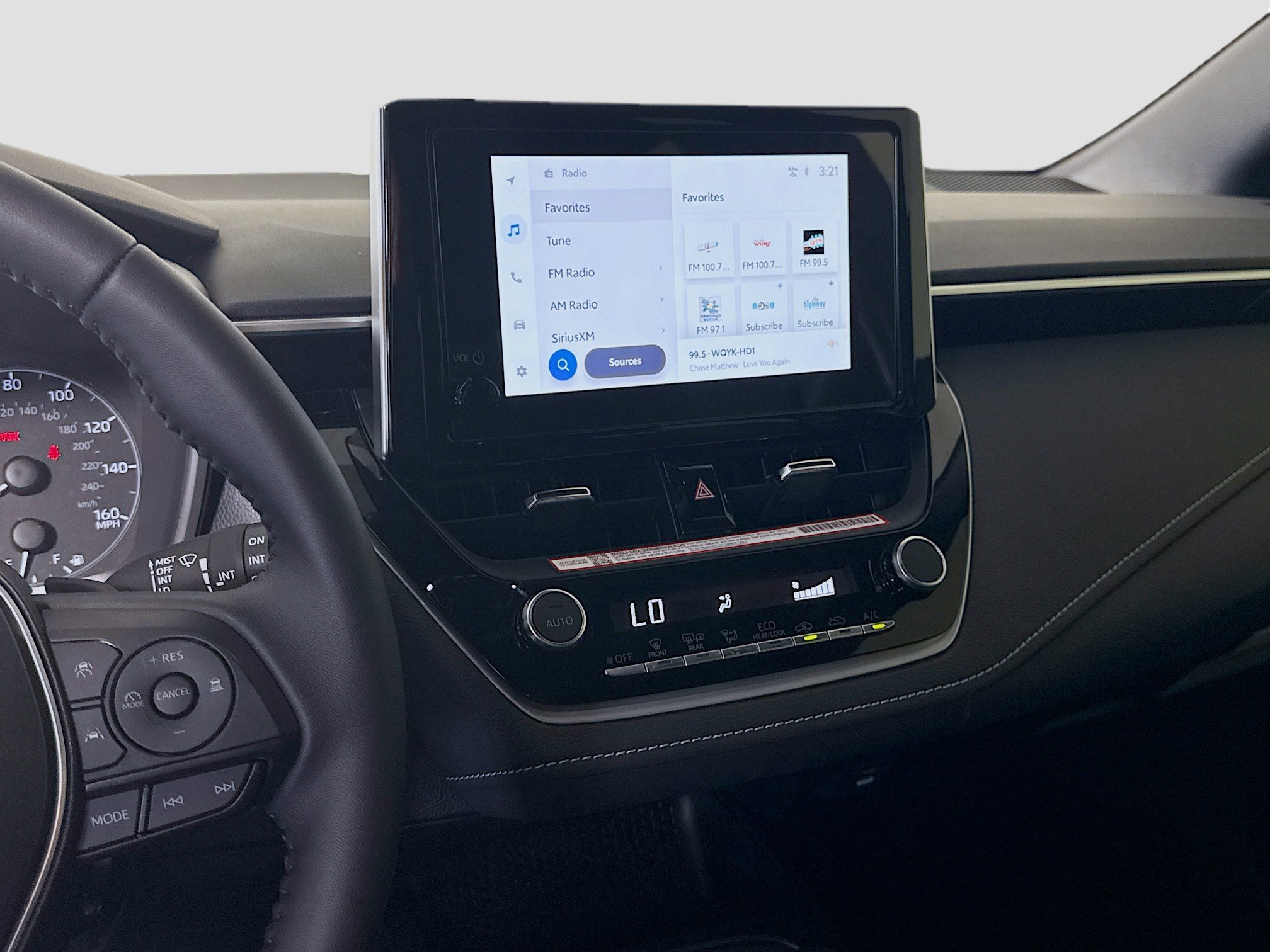 Used 2025 Toyota Corolla SE FWD image 18