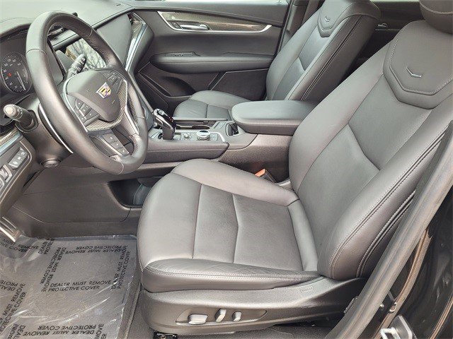 Certified 2022 Cadillac XT5 Sportv w/ LPO, ONYX Package image 15