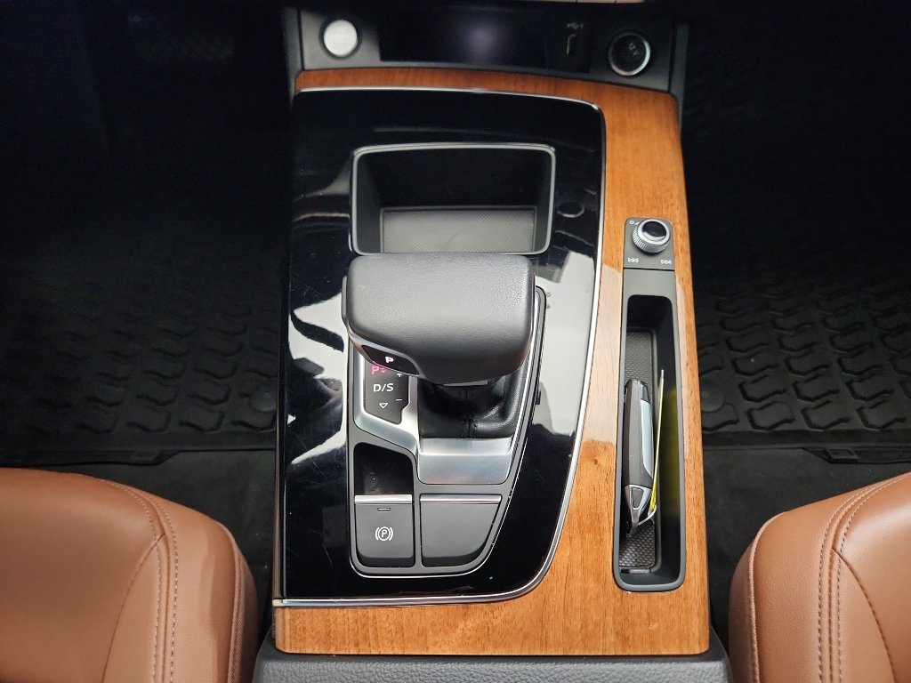 Used 2023 Audi Q5 2.0T Premium w/ Convenience Package image 27