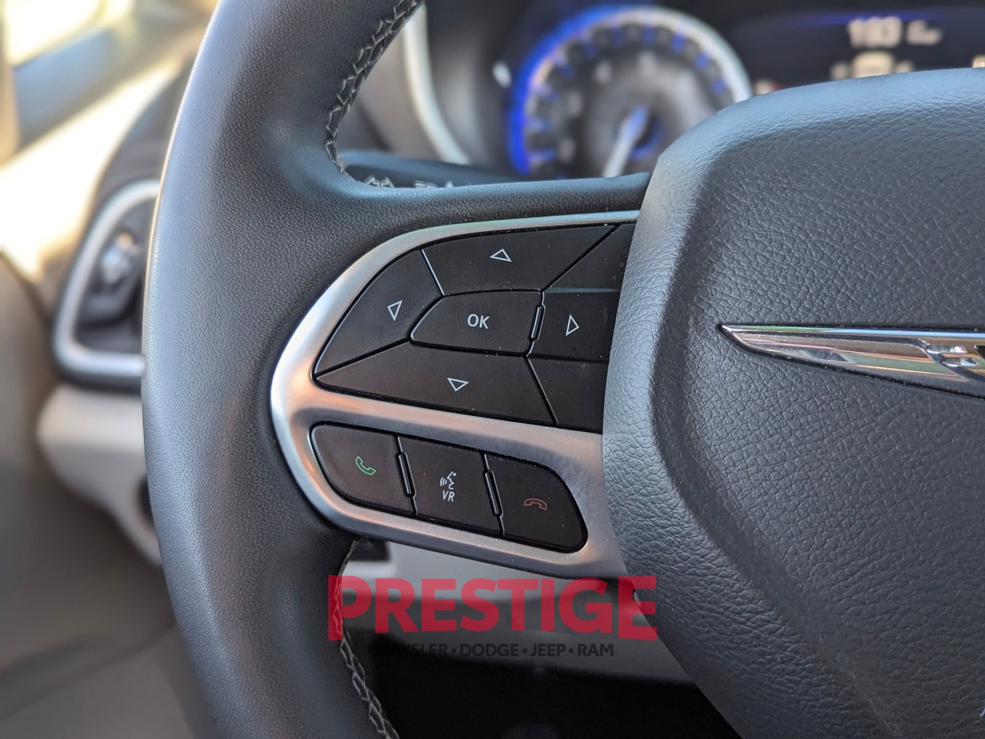 Used 2024 Chrysler Pacifica Touring-L image 17