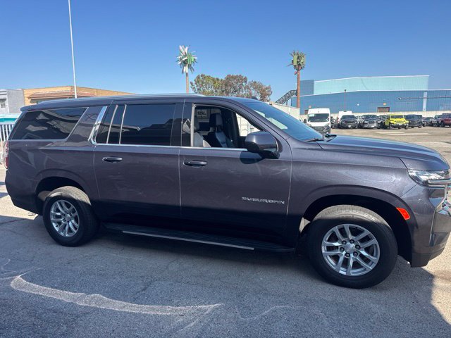 Used 2023 Chevrolet Suburban LT RWD image 4