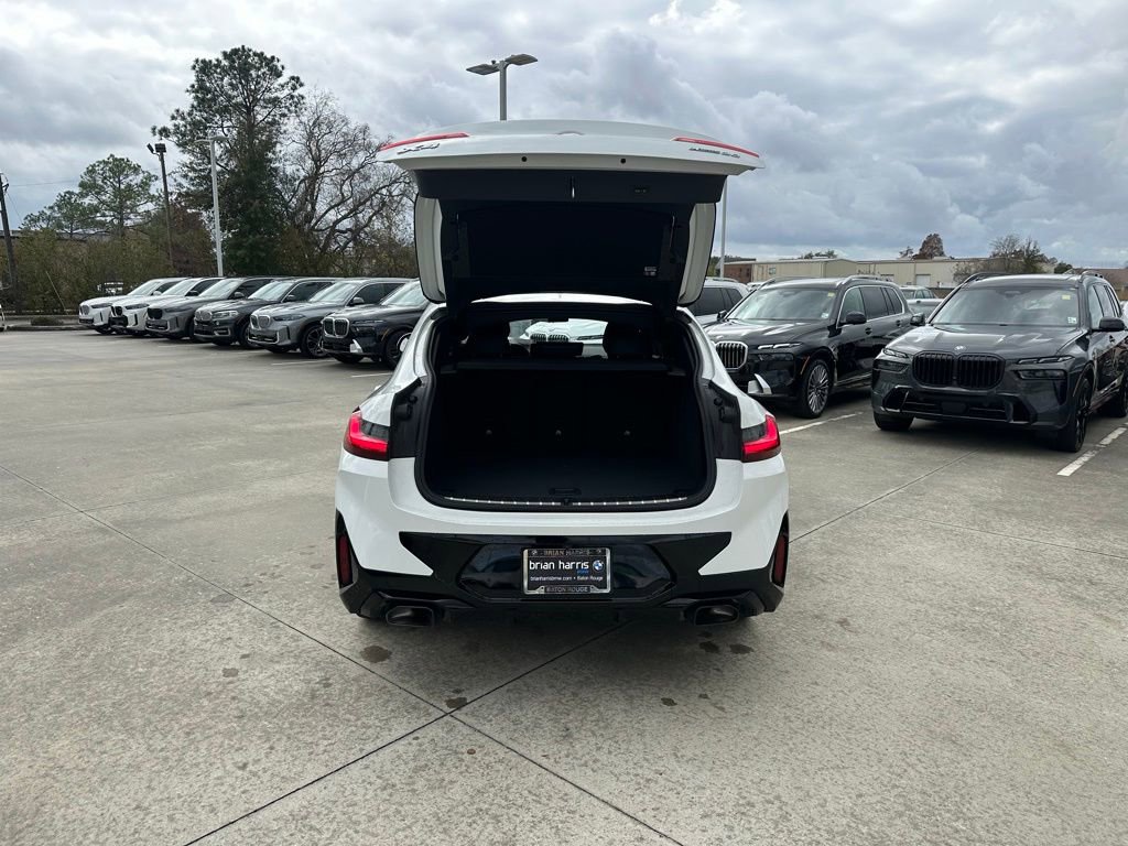 Certified 2025 BMW X4 xDrive30i w/ M Sport Package image 9