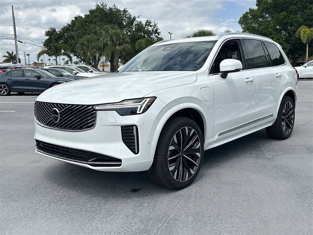 New 2025 Volvo XC90 T8 Plus w/ Protection Package Premier image 2