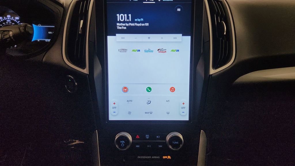 Used 2023 Ford Edge SE AWD/4WD image 16