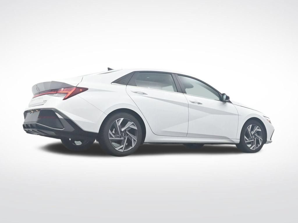 Used 2025 Hyundai Elantra Limited FWD image 33