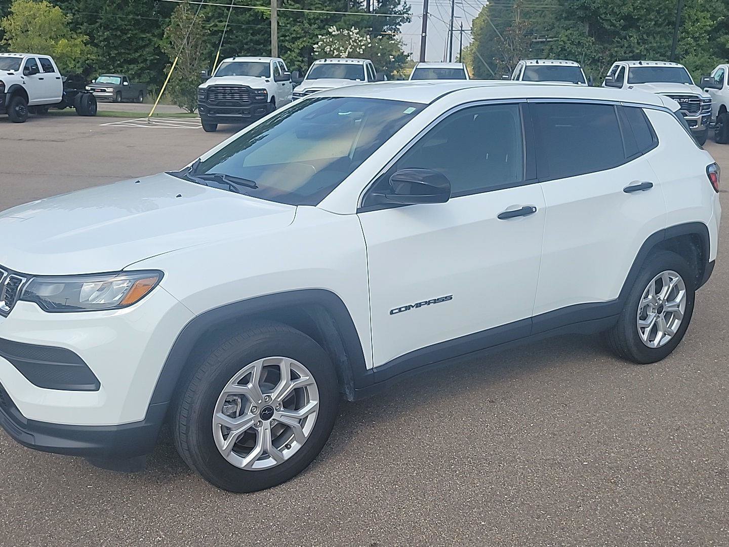 Certified 2025 Jeep Compass Sport AWD/4WD image 1