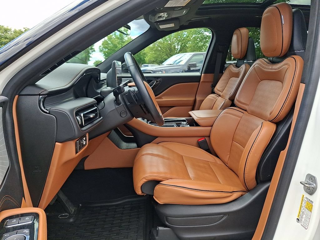 Certified 2023 Lincoln Aviator Black Label w/ Dynamic Handling Package AWD/4WD image 15