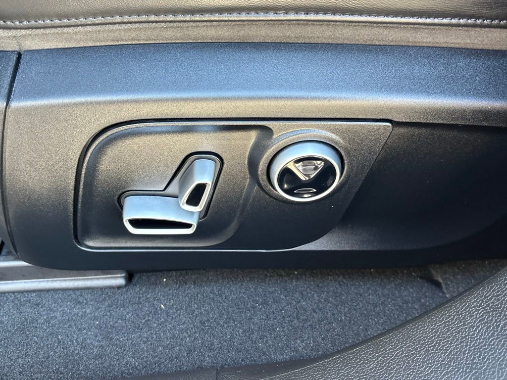 Used 2024 Maserati Levante GT Ultima image 18