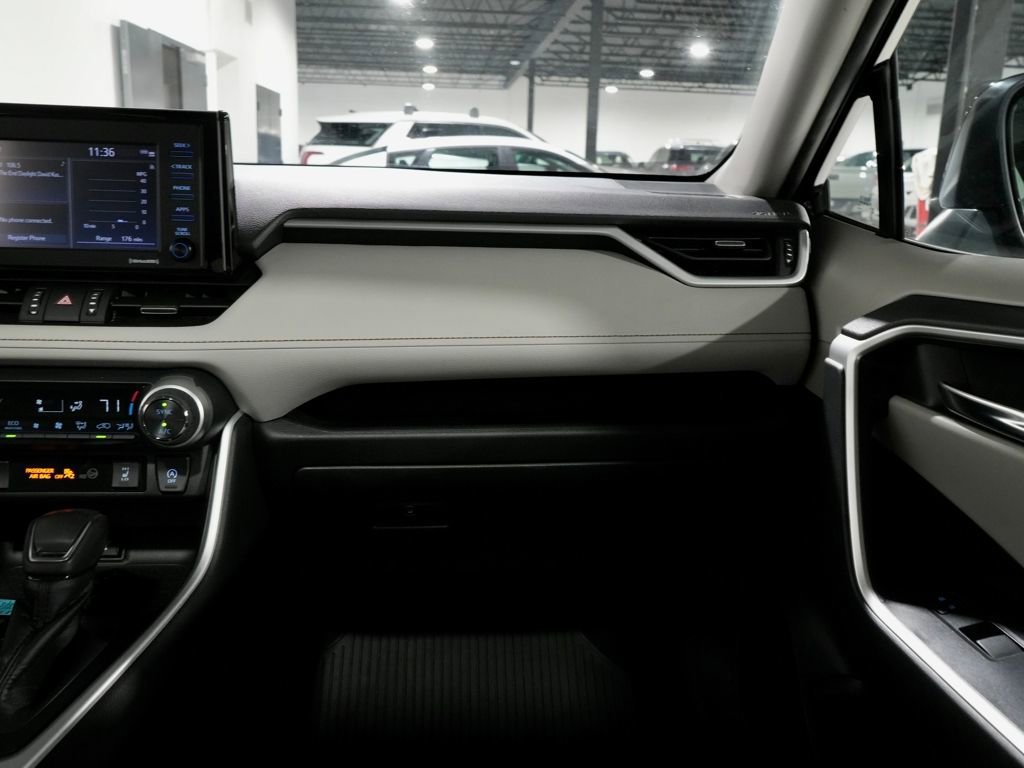Used 2022 Toyota RAV4 XLE Premium image 26
