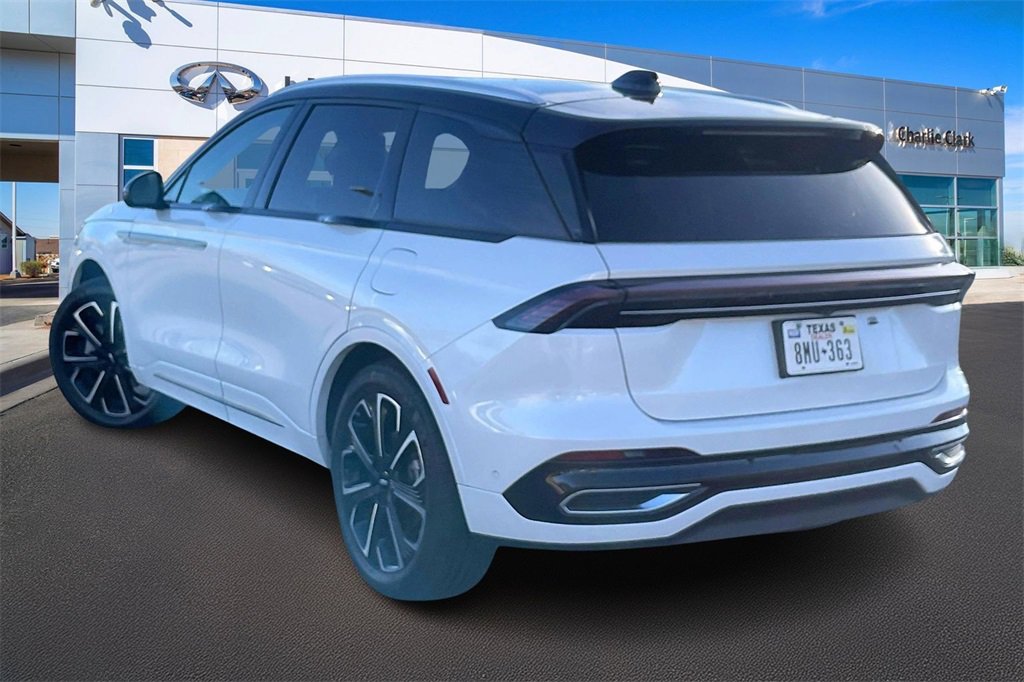 Used 2024 Lincoln Nautilus Reserve w/ Equipment Group 203A image 11