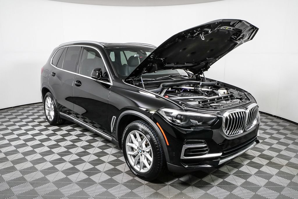 Used 2023 BMW X5 xDrive40i w/ Premium Package AWD/4WD image 34