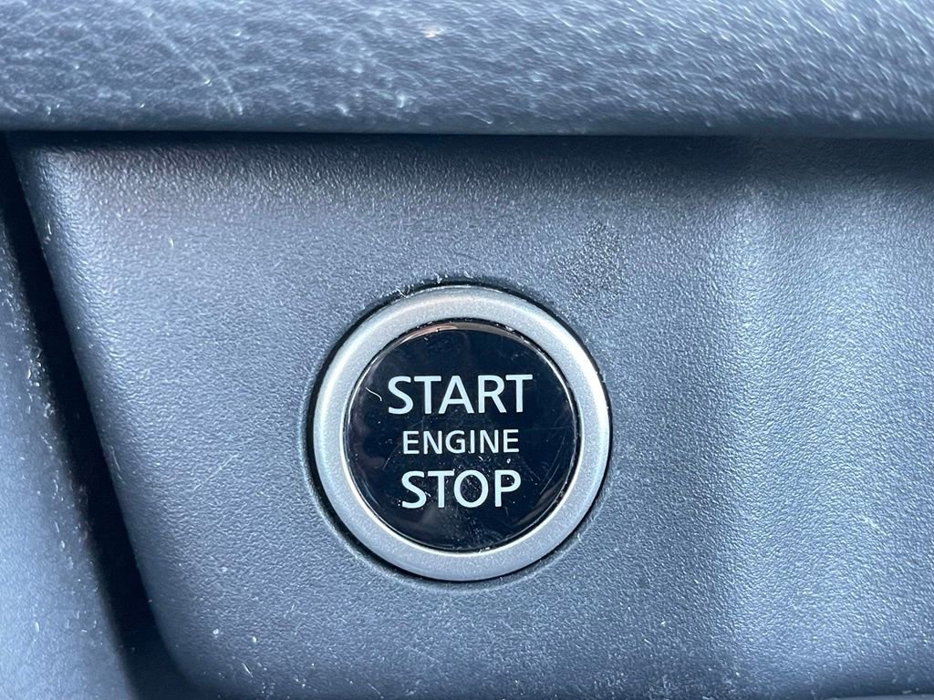 Used 2023 Nissan Rogue SV FWD image 14