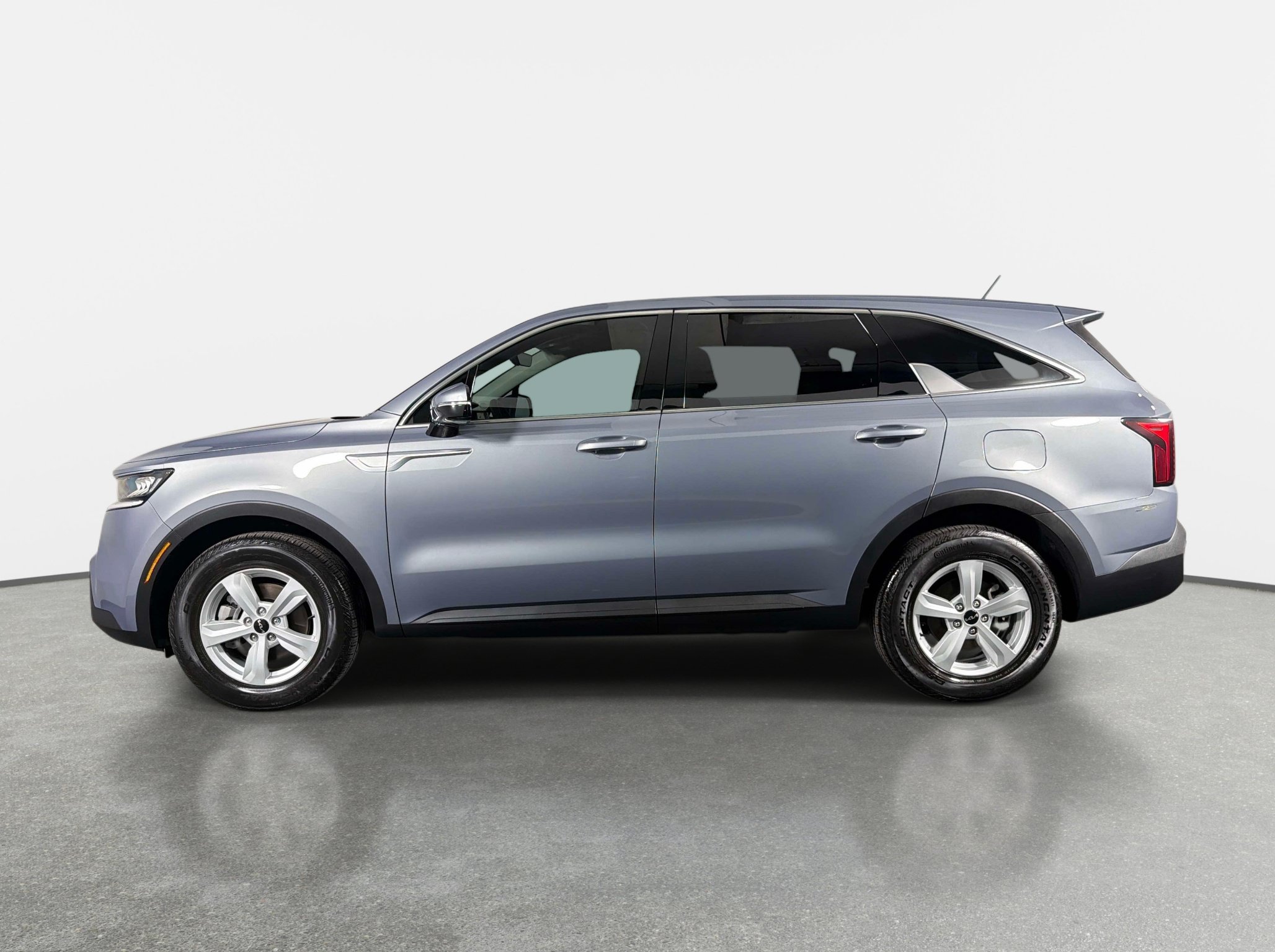 Used 2023 Kia Sorento LX FWD image 12