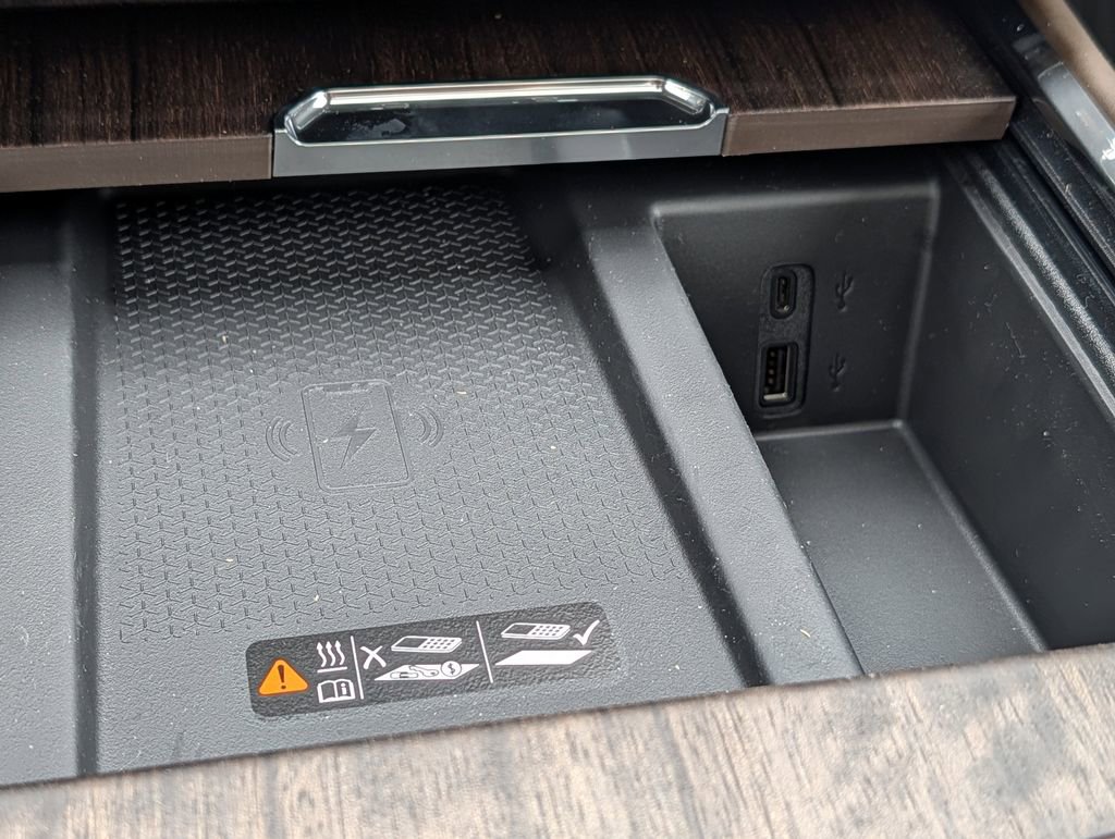 New 2026 GMC Acadia Denali Ultimate w/ LPO, Floor Liner Package AWD/4WD image 50