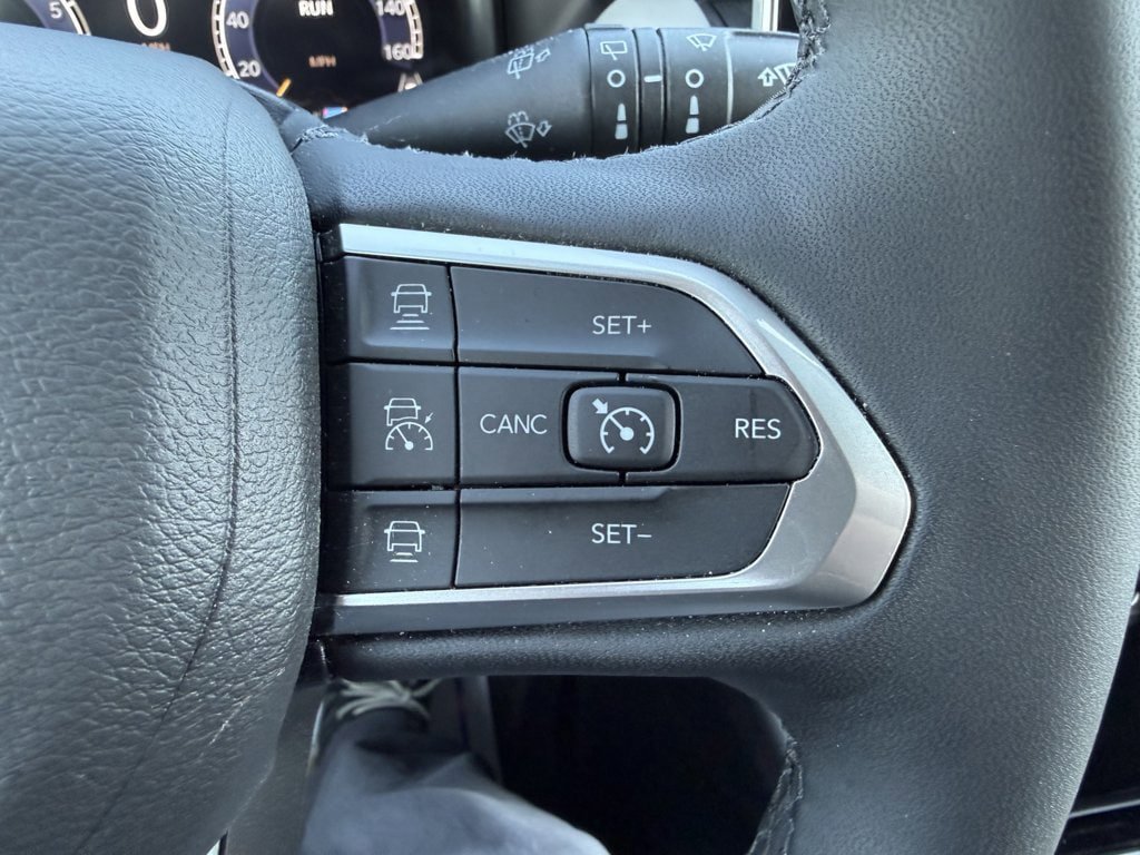 Used 2025 Jeep Compass Limited w/ Elite Group AWD/4WD image 23