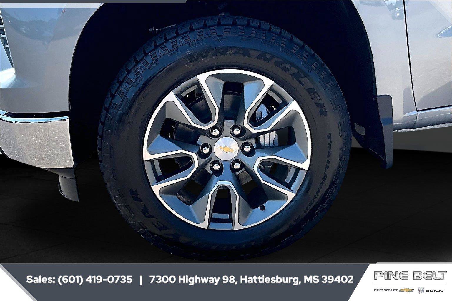 New 2026 Chevrolet Silverado 1500 LT w/ Z71 Off-Road Package AWD/4WD image 8