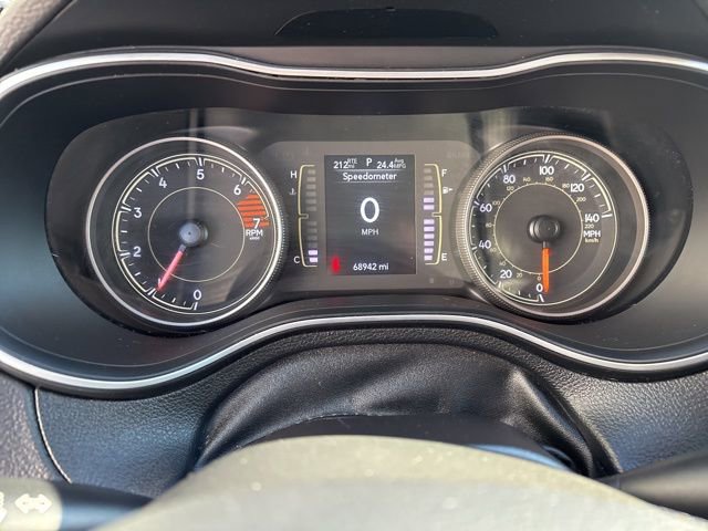 Used 2019 Jeep Cherokee Latitude w/ Cold Weather Group image 14