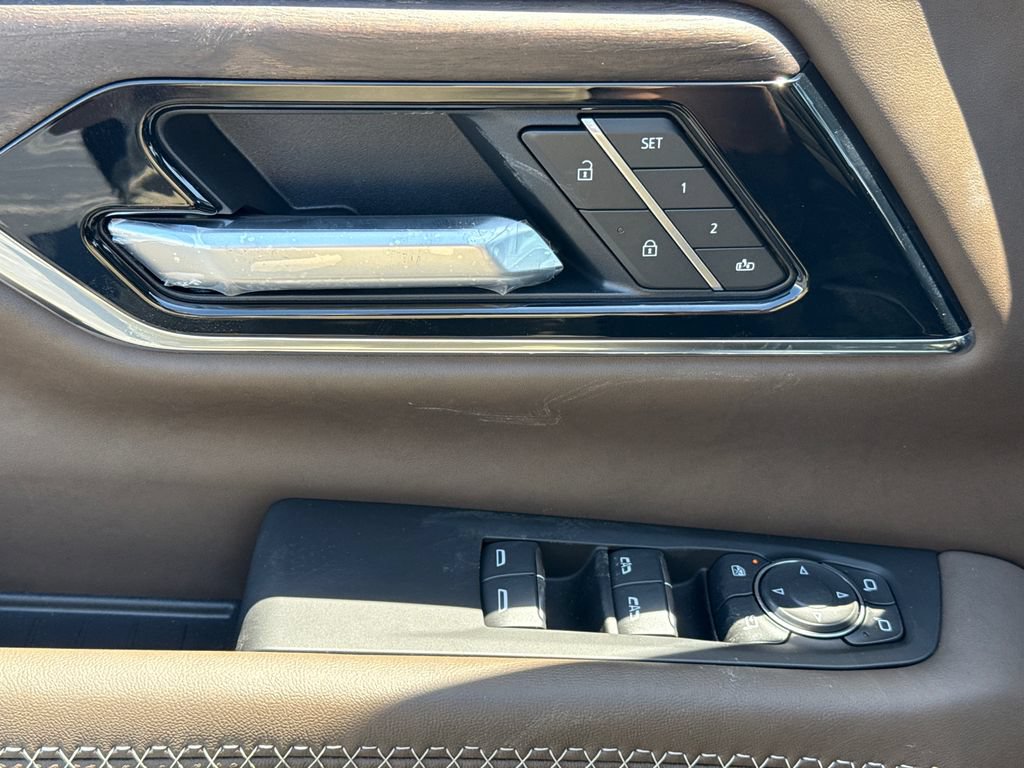 New 2026 GMC Yukon Denali Ultimate AWD/4WD image 16