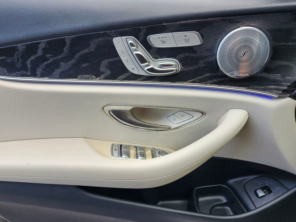 Used 2018 Mercedes-Benz E 300 image 26