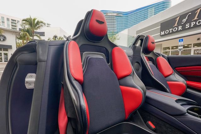 Used 2023 Aston Martin V12 Vantage Roadster RWD image 89