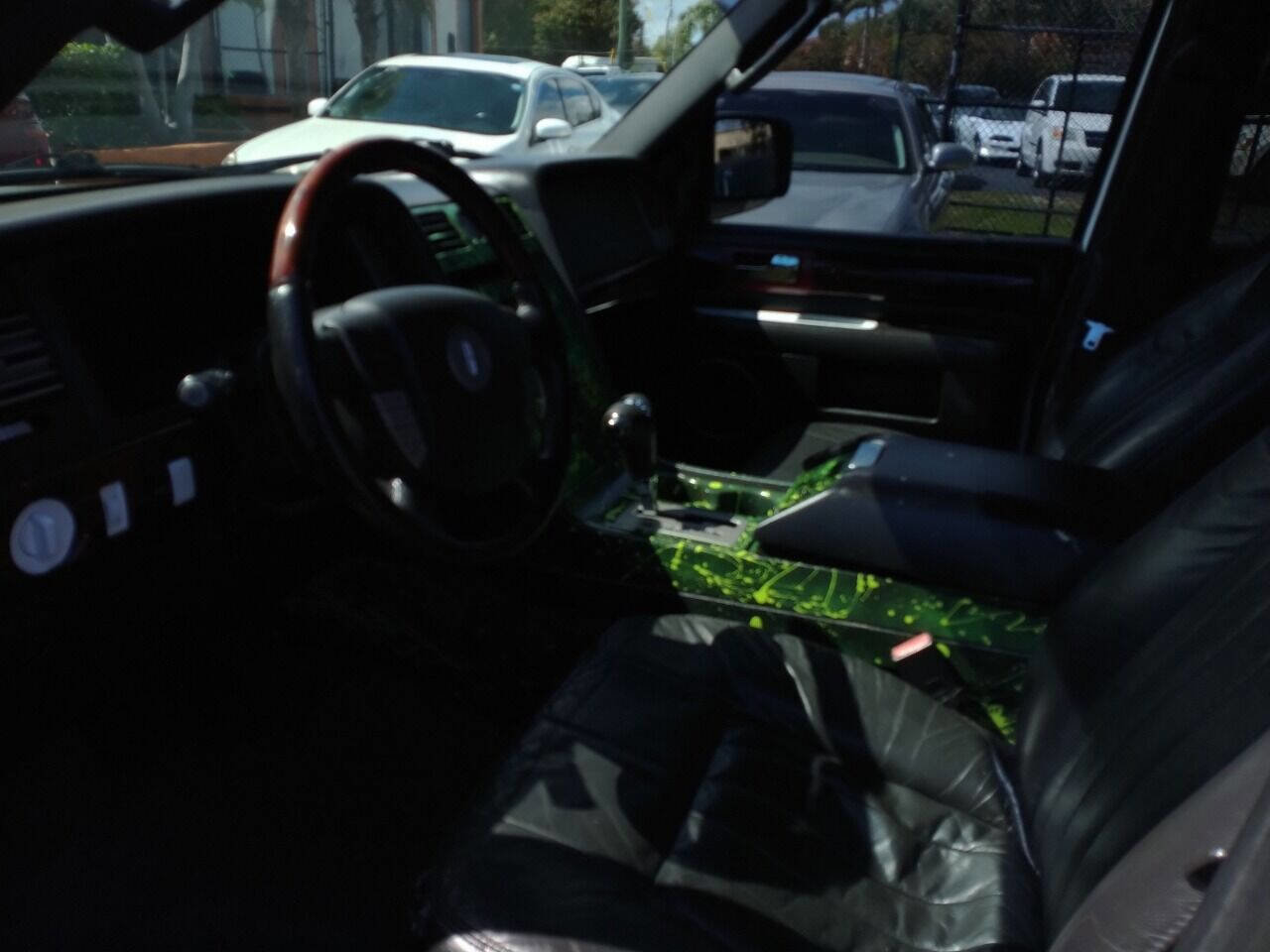 Used 2006 Lincoln Navigator Luxury image 4