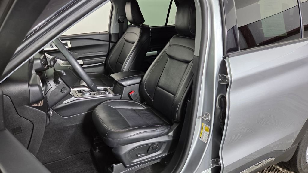 Used 2023 Ford Explorer Limited w/ Equipment Group 301A image 16