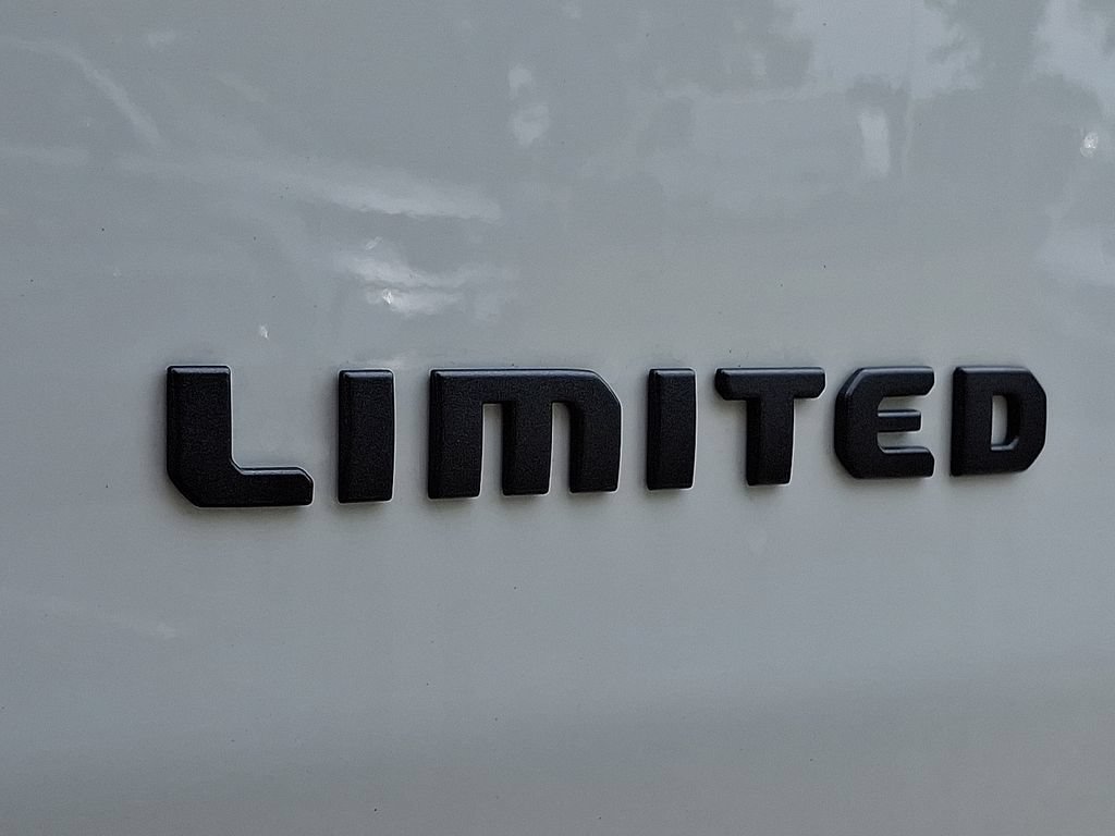 Certified 2026 Jeep Cherokee Limited AWD/4WD image 36