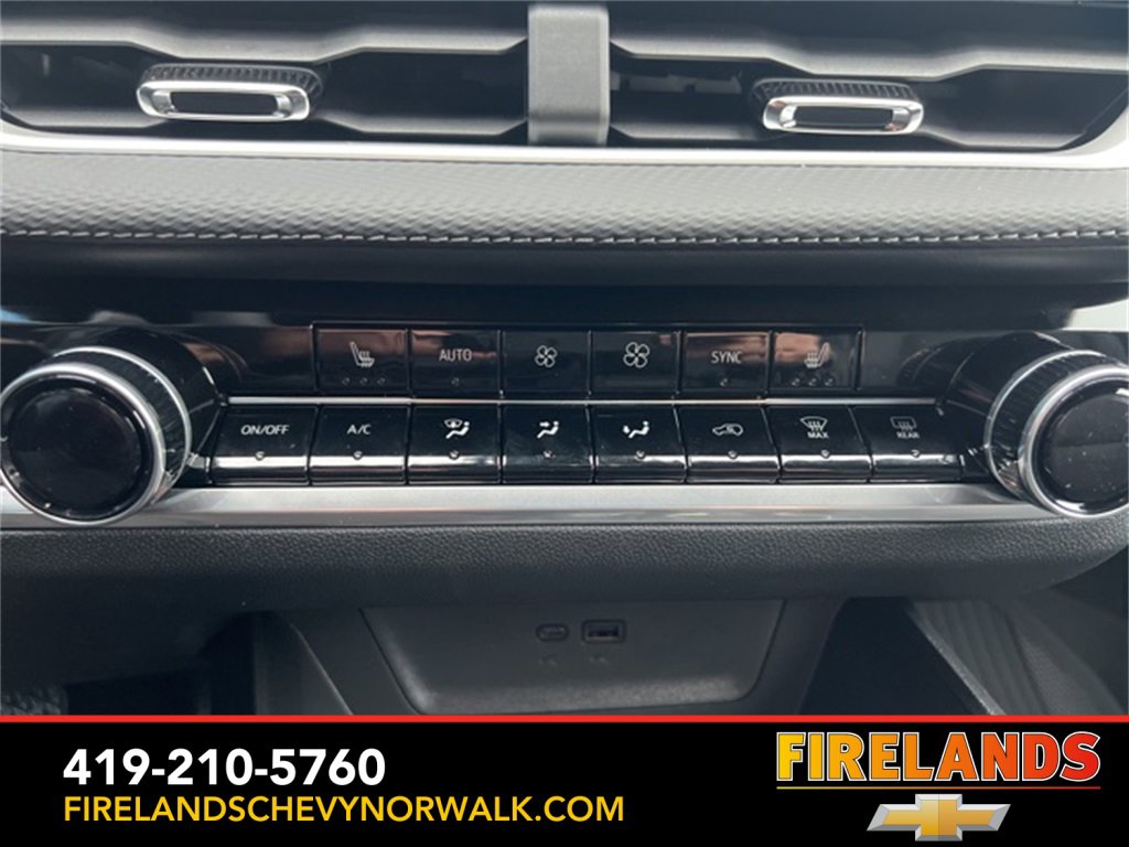 New 2026 Chevrolet Equinox LT w/ Convenience Package II image 16