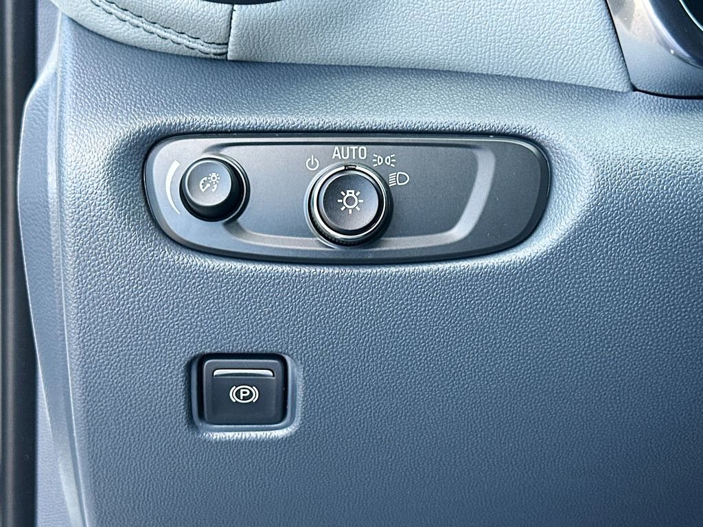 Used 2019 Chevrolet Blazer LT w/ Sound & Technology Package image 11