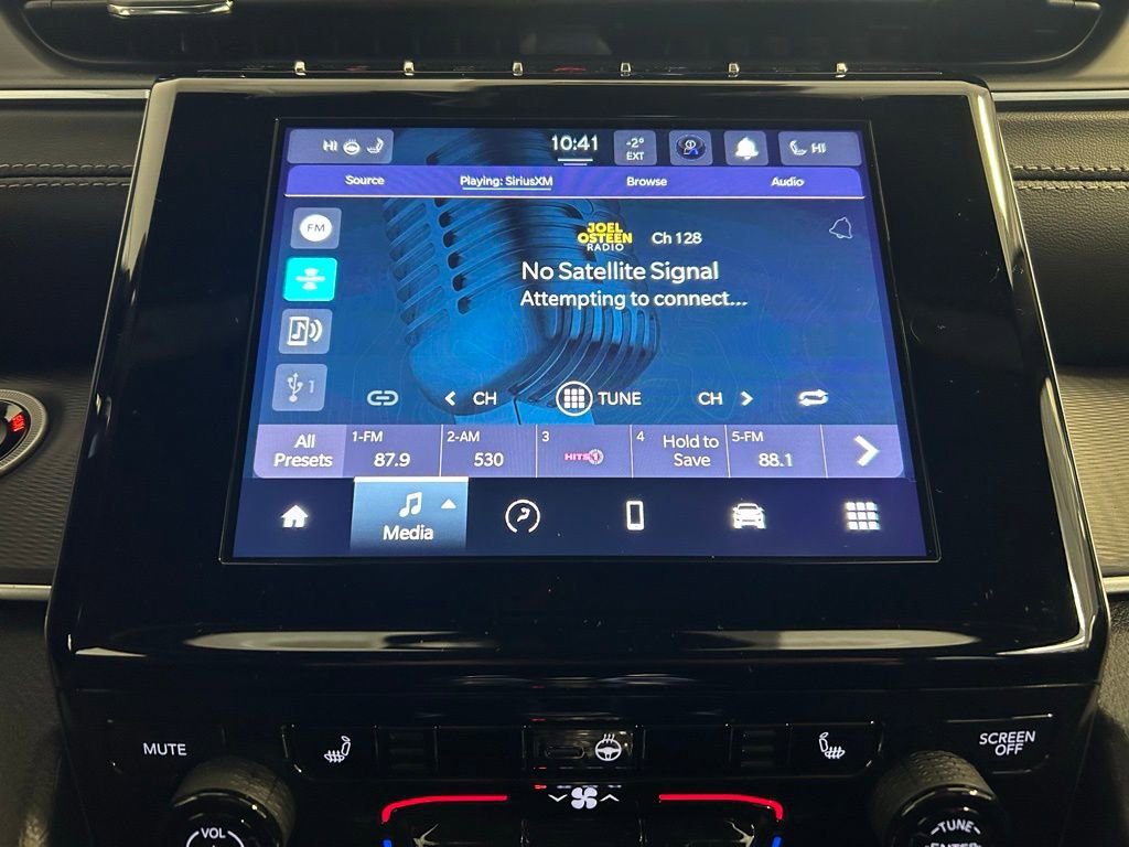 New 2025 Jeep Grand Cherokee Laredo image 14