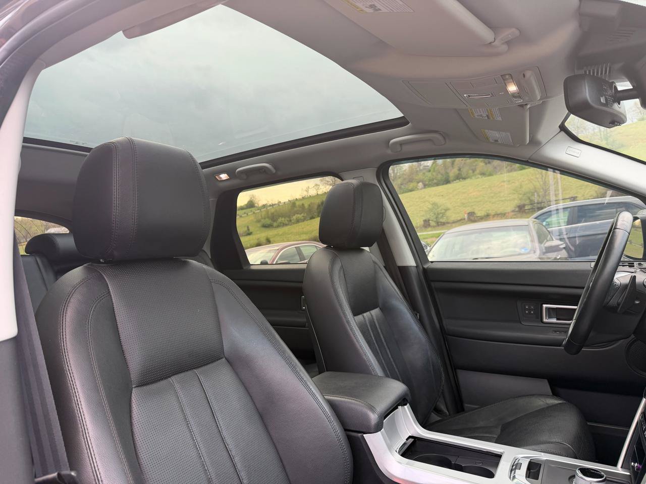 Used 2016 Land Rover Discovery Sport HSE AWD/4WD image 18