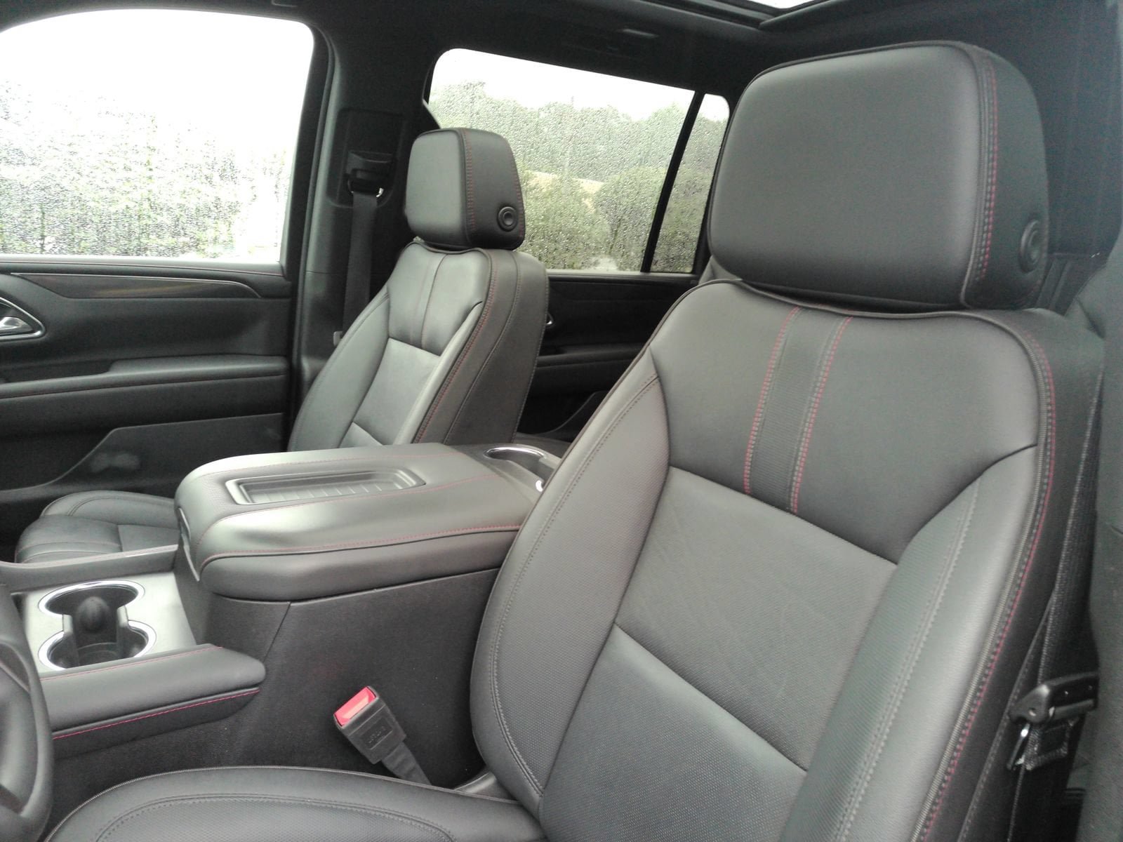 Used 2024 Chevrolet Suburban RST w/ Luxury Package AWD/4WD image 12